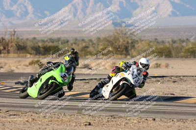 media/Dec-07-2025-CVMA (Sun) [[3e7d2de5dc]]/Race 18-Formula Twins-Formula 40 UL/